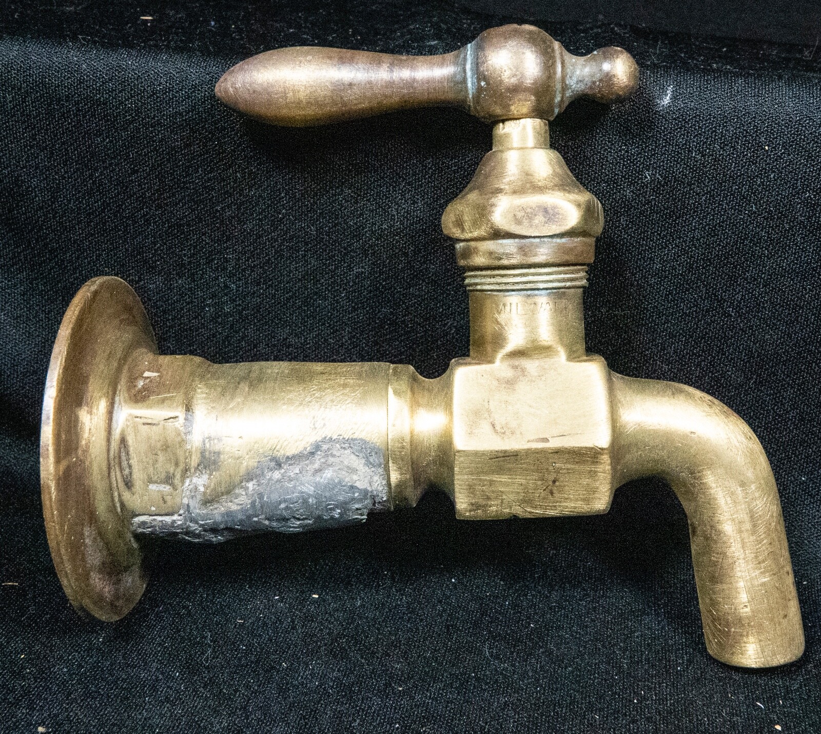 SOLID BRASS WATER FAUCET SPIGOT INDOOR OUTDOOR VINTAGE