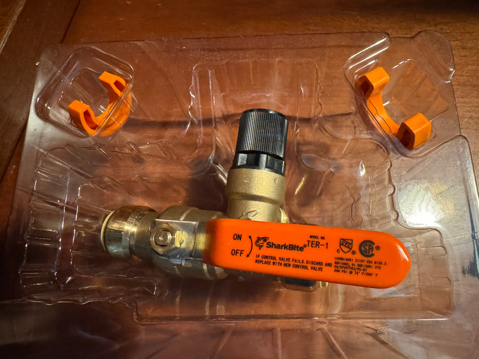 New SharkBite 3/4 in. Brass Thermal Expansion Relief Valve 25704LF!