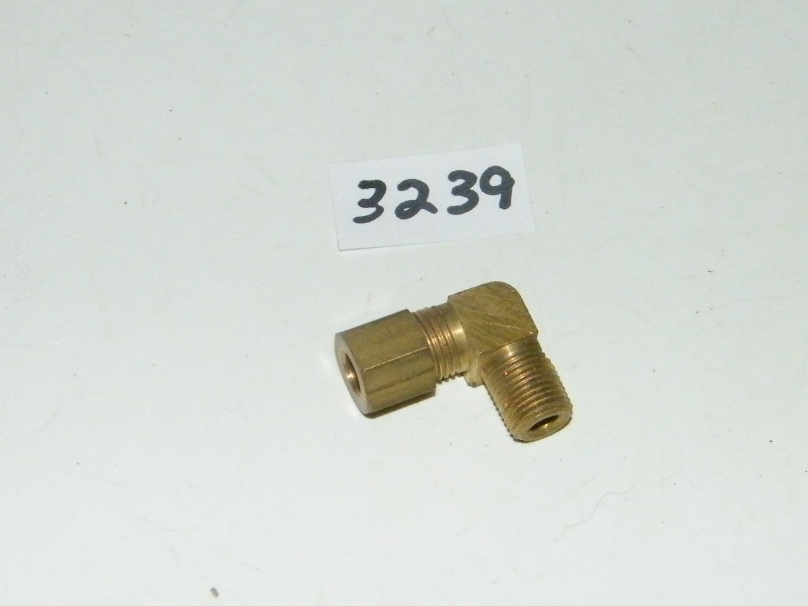 Brass Compression Ell Elbow 90° 1/4 OD Tube x 1/8 IPS