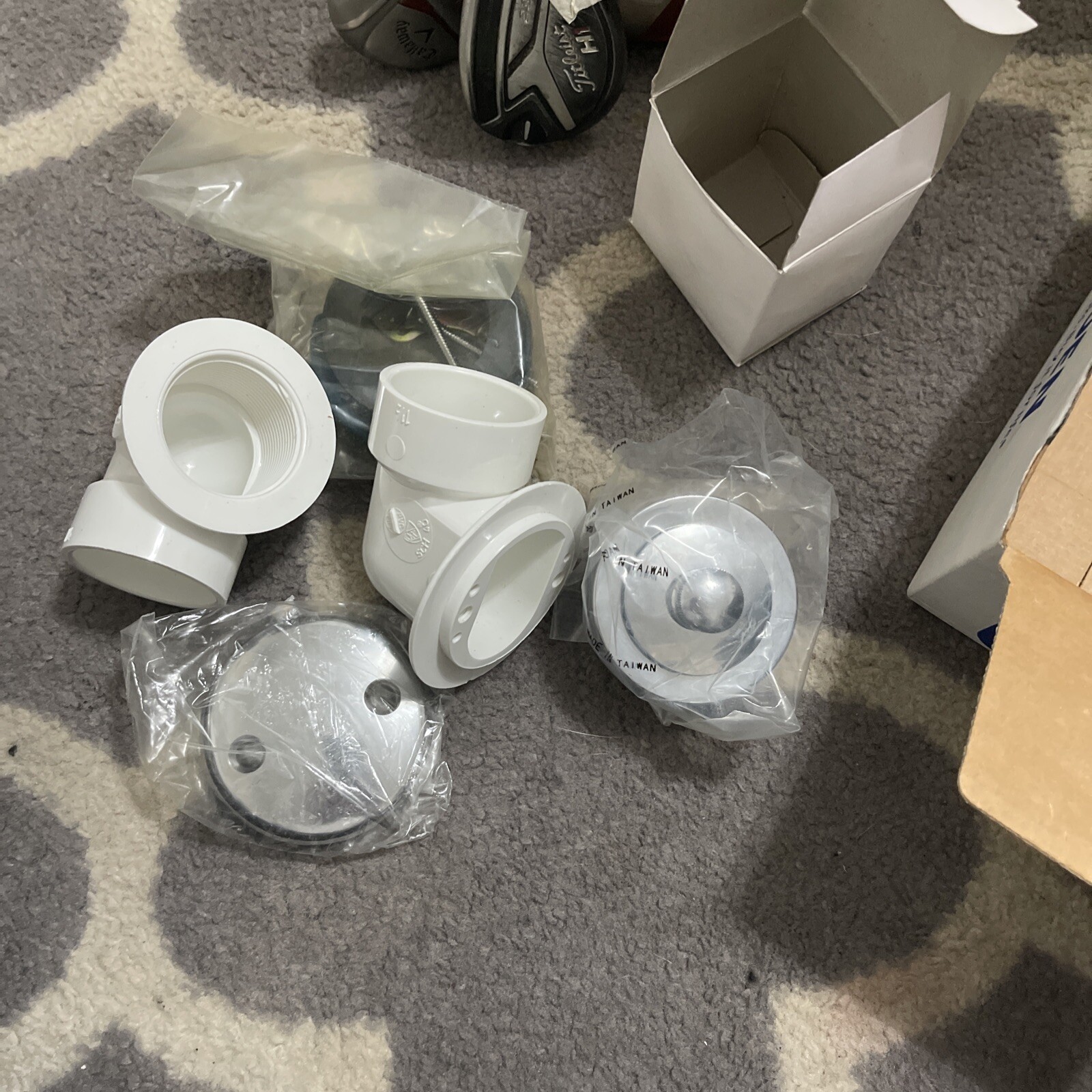 Moen 90334 Tub Drain Half Kit, Push-N-Lock, 2 Hole Face Plate Chrome Brand New
