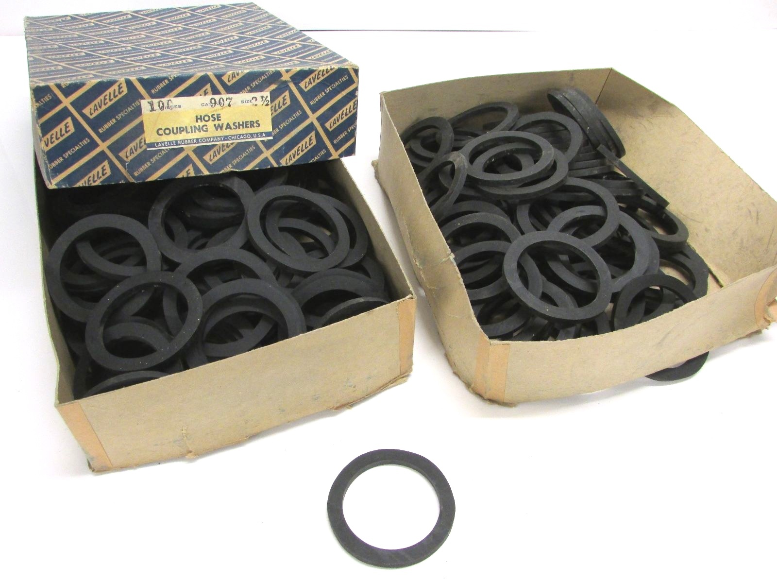 LOT of 170 LAVELLE HOSE COUPLING WASHERS, RUBBER, No. 907, 2-1/2″