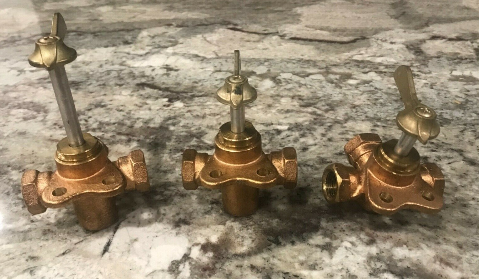 3 Different EATON WEATHERHEAD Multiple Shut-Off Valve 3/8th 6746 / 6709 4 way