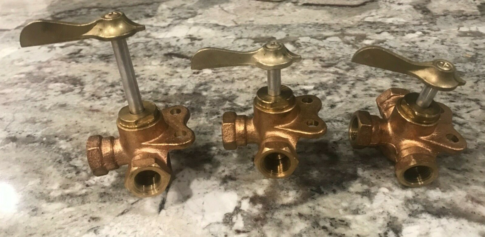 3 Different EATON WEATHERHEAD Multiple Shut-Off Valve 3/8th 6746 / 6709 4 way