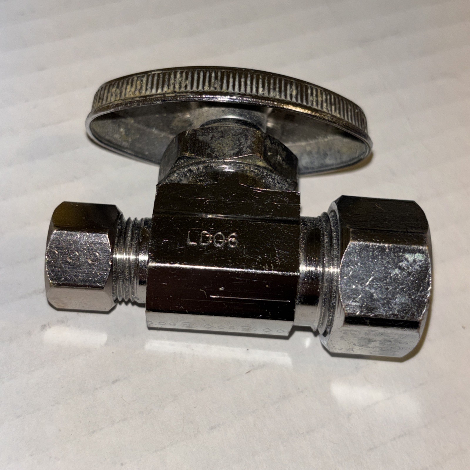 Brass Craft Multi-Turn Straight Valve 1/2″ Nom Comp Inlet x 3/8″ Outlet OCR14C1