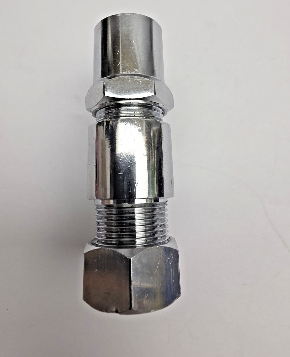 McGuire 1124 LFCK09LK 1/2″ x 3/8″ Compression Chrome Plated Supply Stop Valve