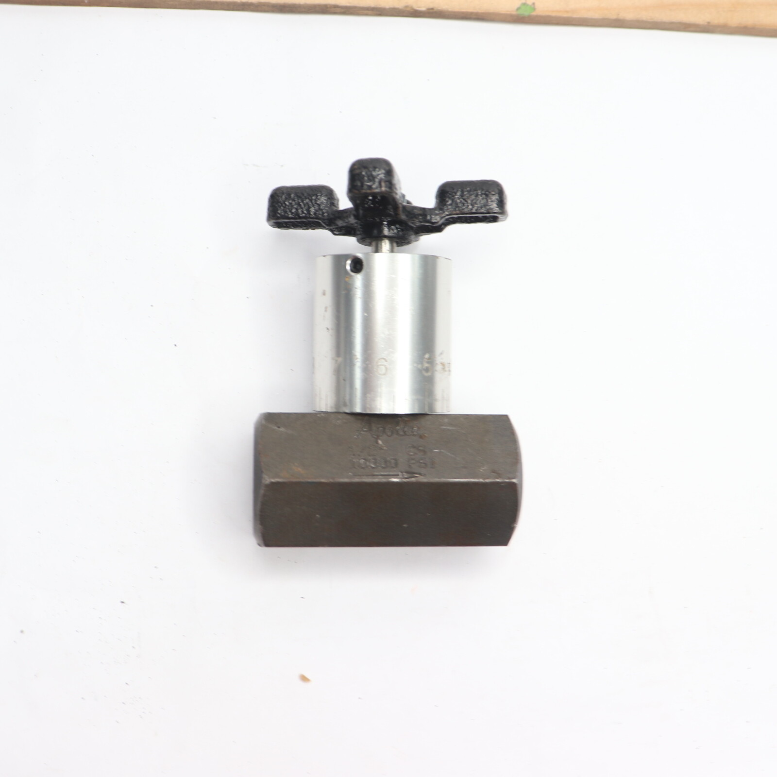 Apollo Angle Valve Steel 10,000PSI FNPT 1/2″