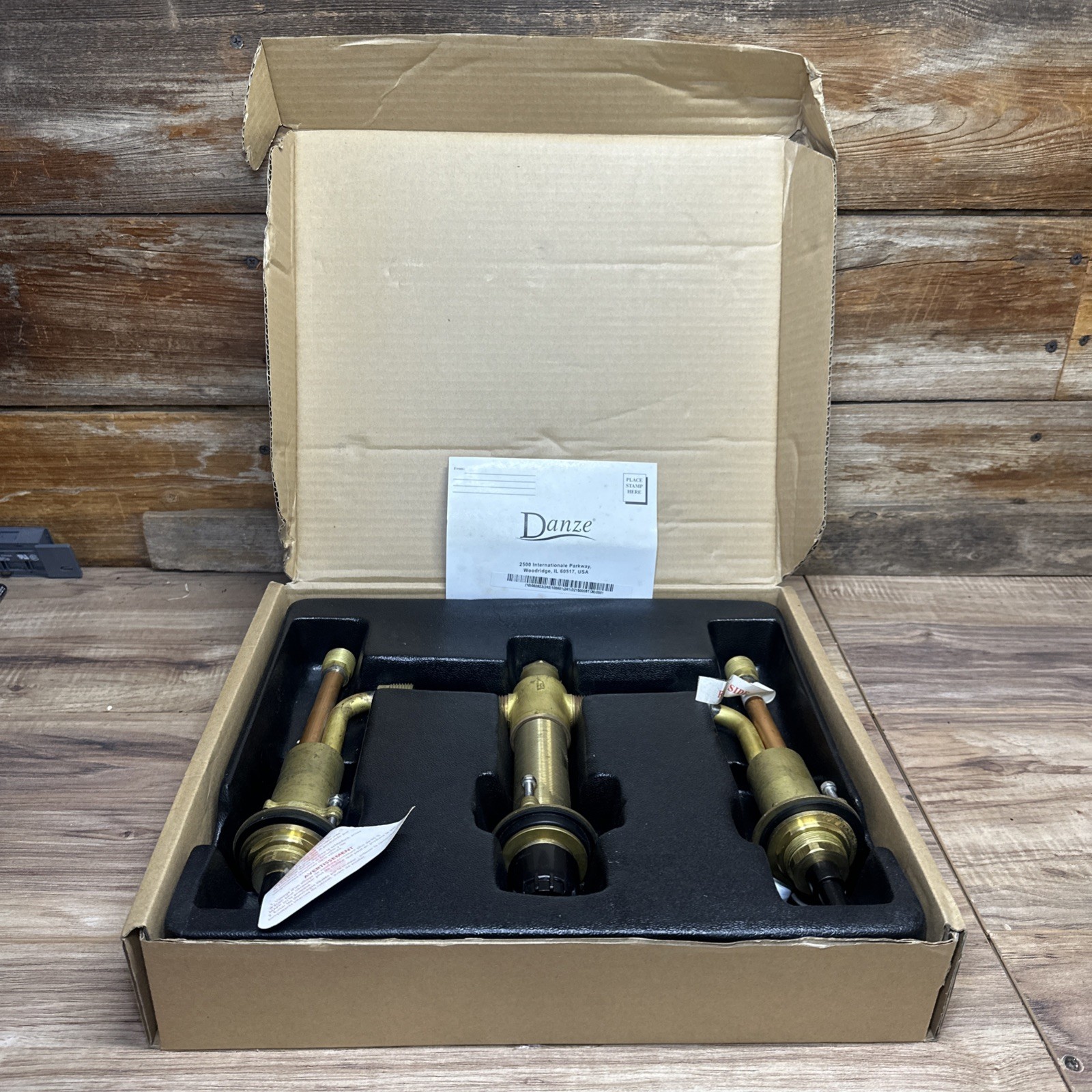 Danze Gerber d215000bt Single Handle 3-Port Shared Flow Shower Diverter Valve