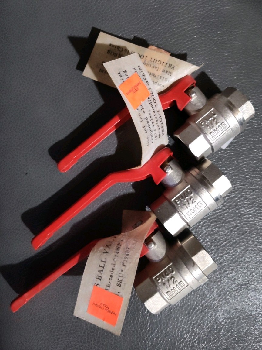 3 Count 1/2″ Brass Ball Valves With Red Handles PN40 DN15