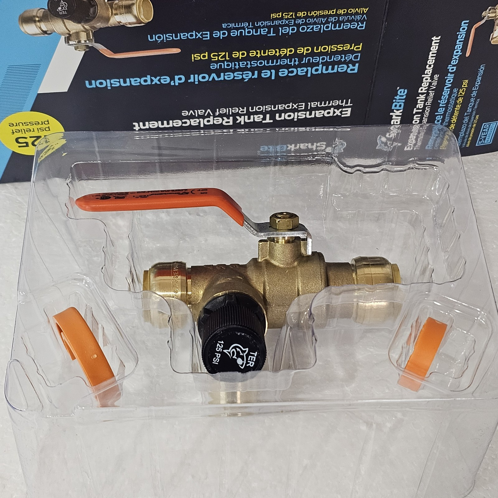 NEW SharkBite 3/4 in. Brass Thermal Expansion Relief Valve 125 Psi 25704LF
