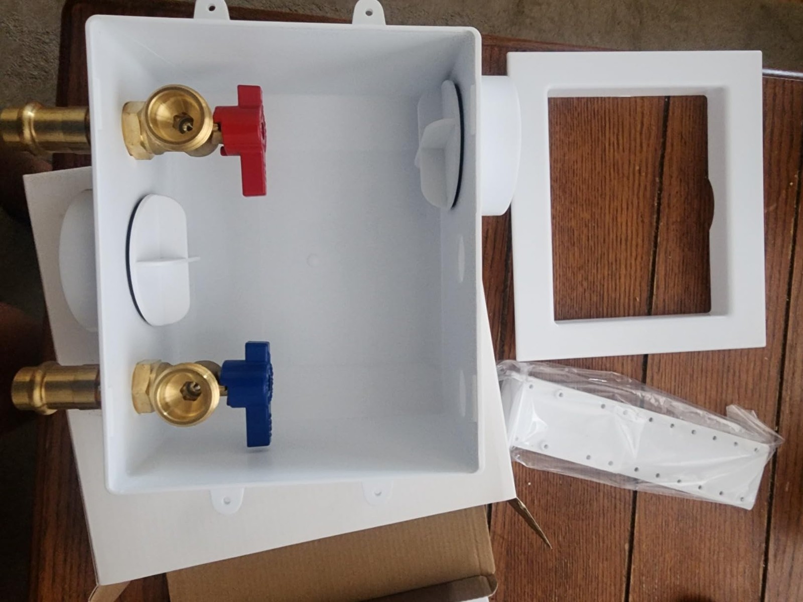 Washing Machine Outlet Box 1/2″ Push Fit x 3/4″ MHT w/ Arrestor