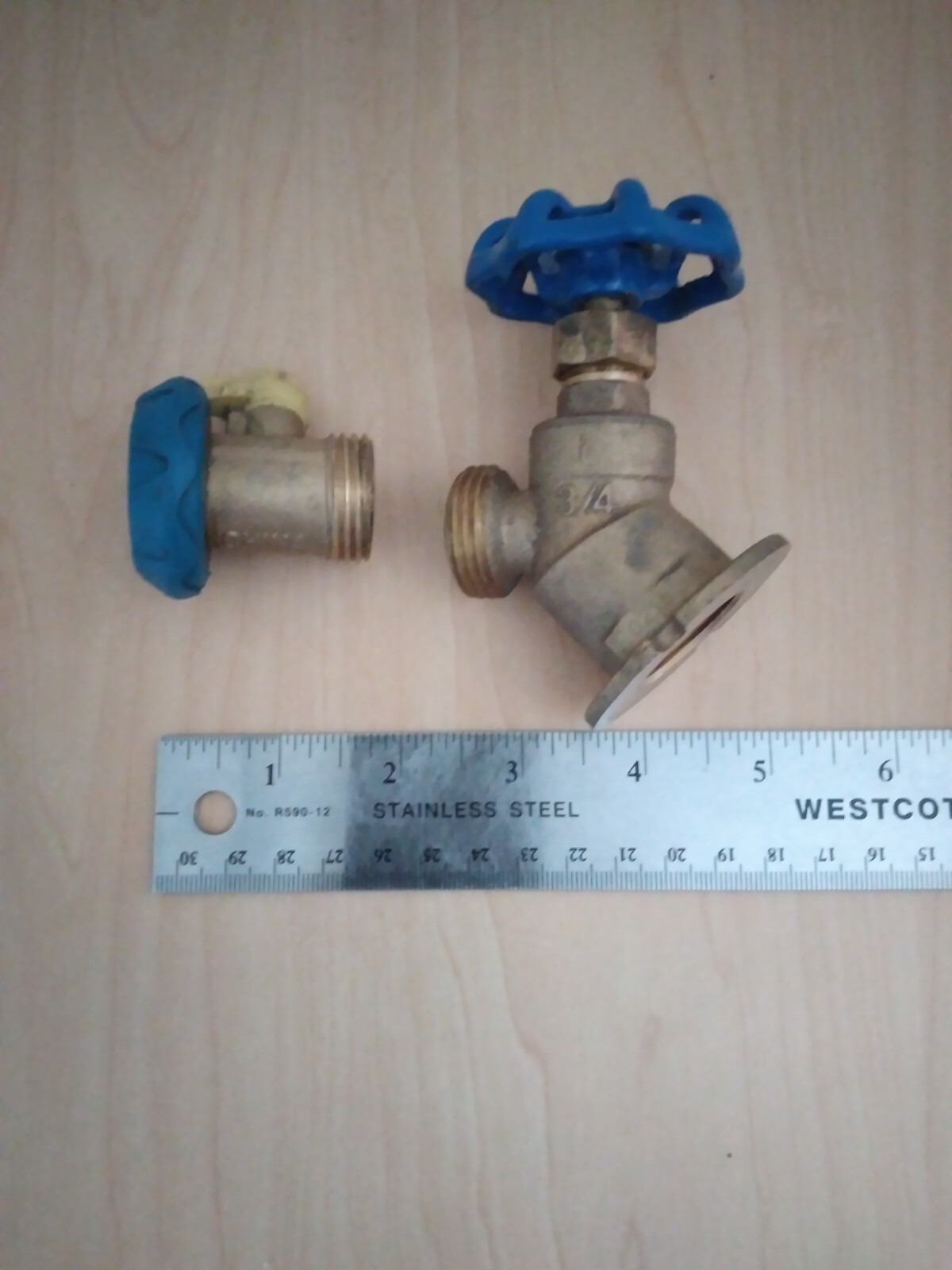 Everbilt Flanged Thread. Sillcock Valve Brass 3/4″X3/4″ FIP; 3/4″ Hose shut off