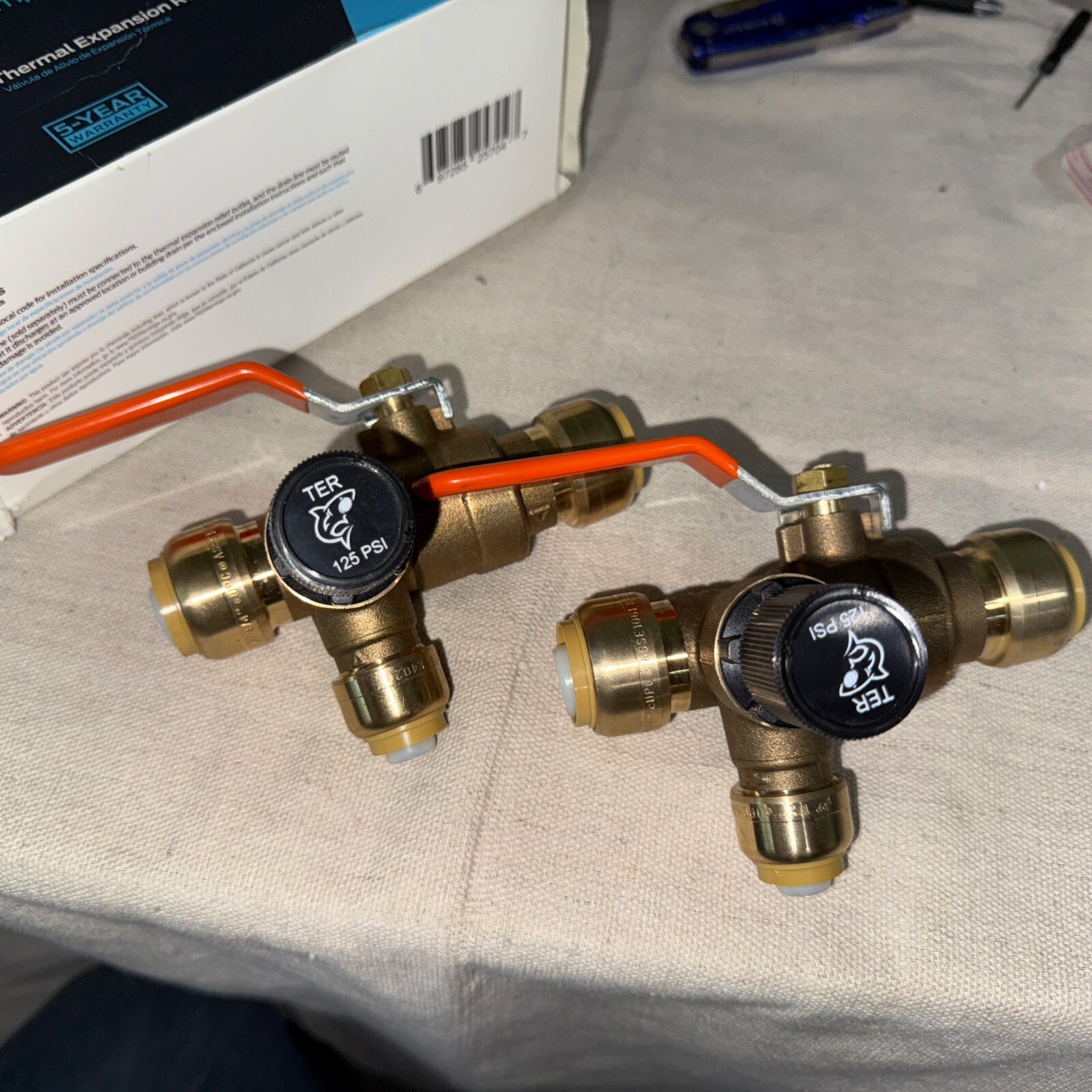 LOT OF 2 SharkBite 3/4 in. Brass Thermal Expansion Relief Valve 125 PSI