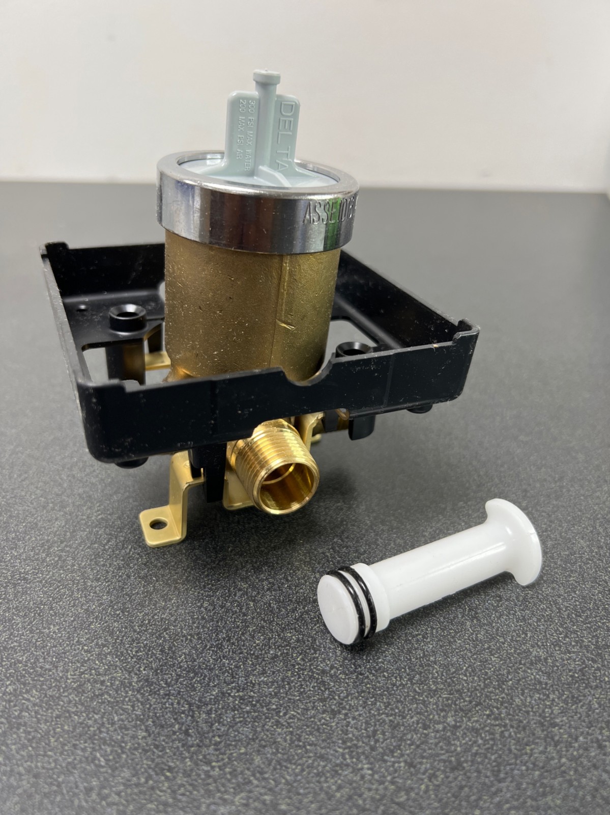 Delta Universal Mixing Rough-In Valve 1/2″ NPT Male & C.W.T Female Sweat