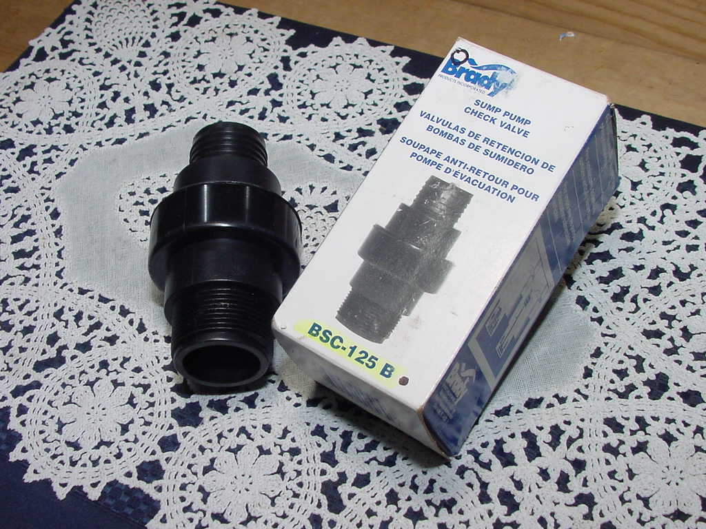 Brady BCS-125B Sump Pump Check Valve Inlet 1 1/4 NPT Male to 1 1/4 Inch Barb NOS
