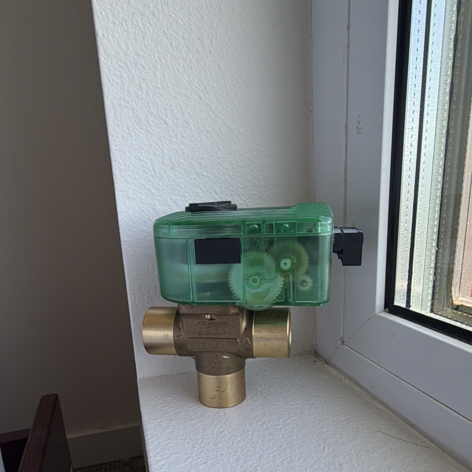 Taco iSeries Mixing Valve Setpoint Control Brass w/Sensor I075C3S-1