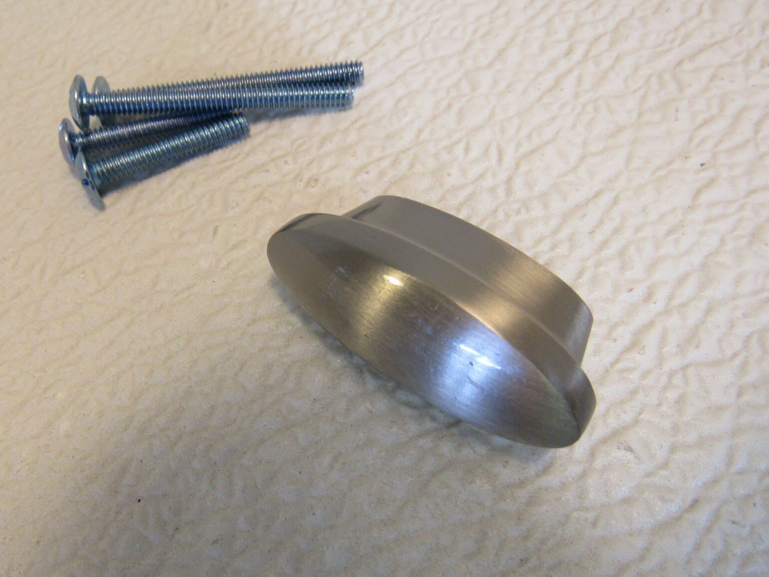 Liberty Modern Oval Cabinet Knob 16mm Satin Nickel 62731SN Aluminum