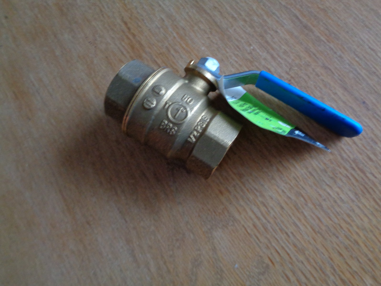 BRASS BODY STAINLESS STEEL BALL VALVE 1 IN. FPT IN & OUT, OPEN BOX NEVER USED