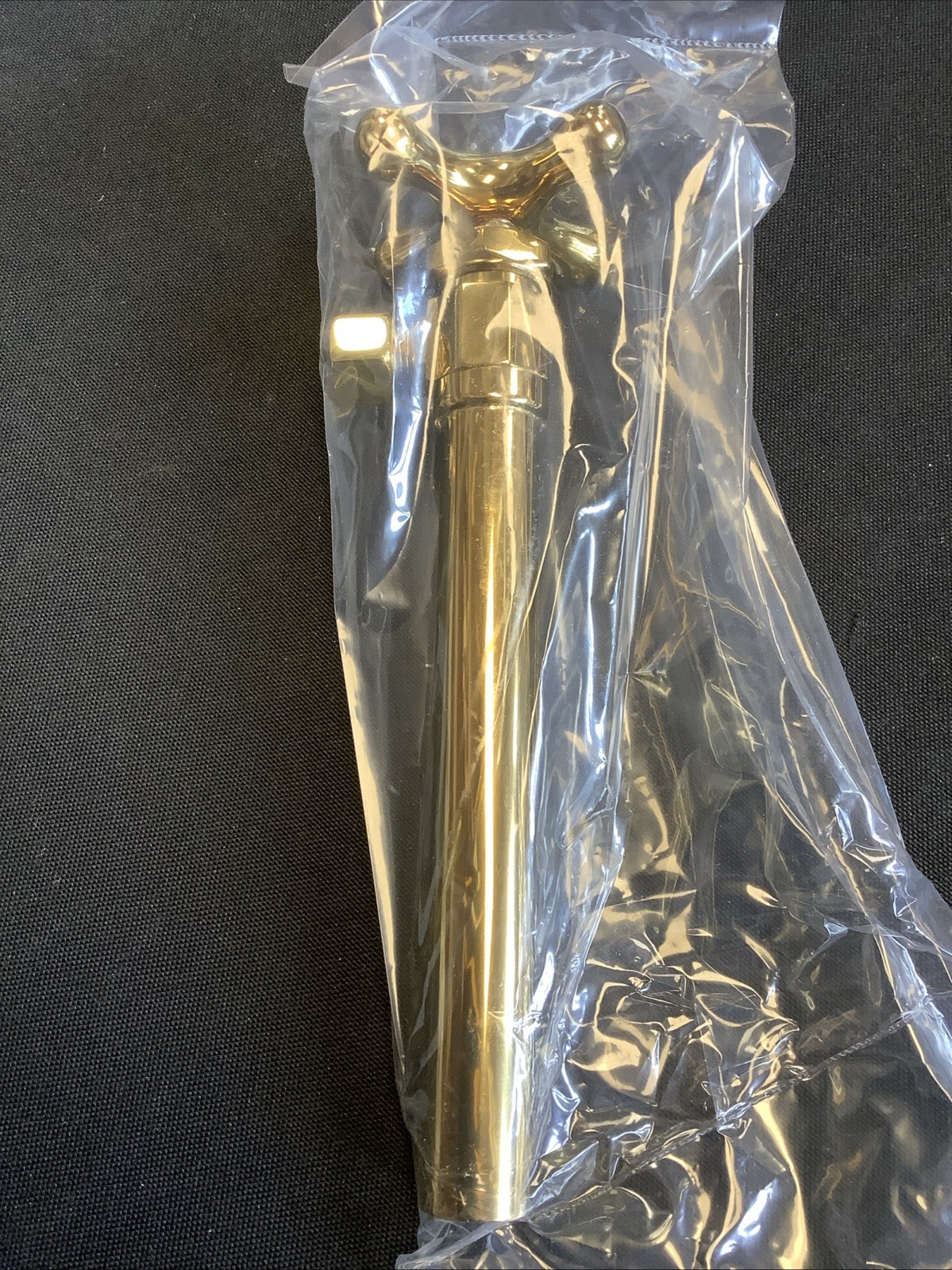 Brasstech 1/2” Angle Valve Kit. Polished Gold. 416X/24 E4
