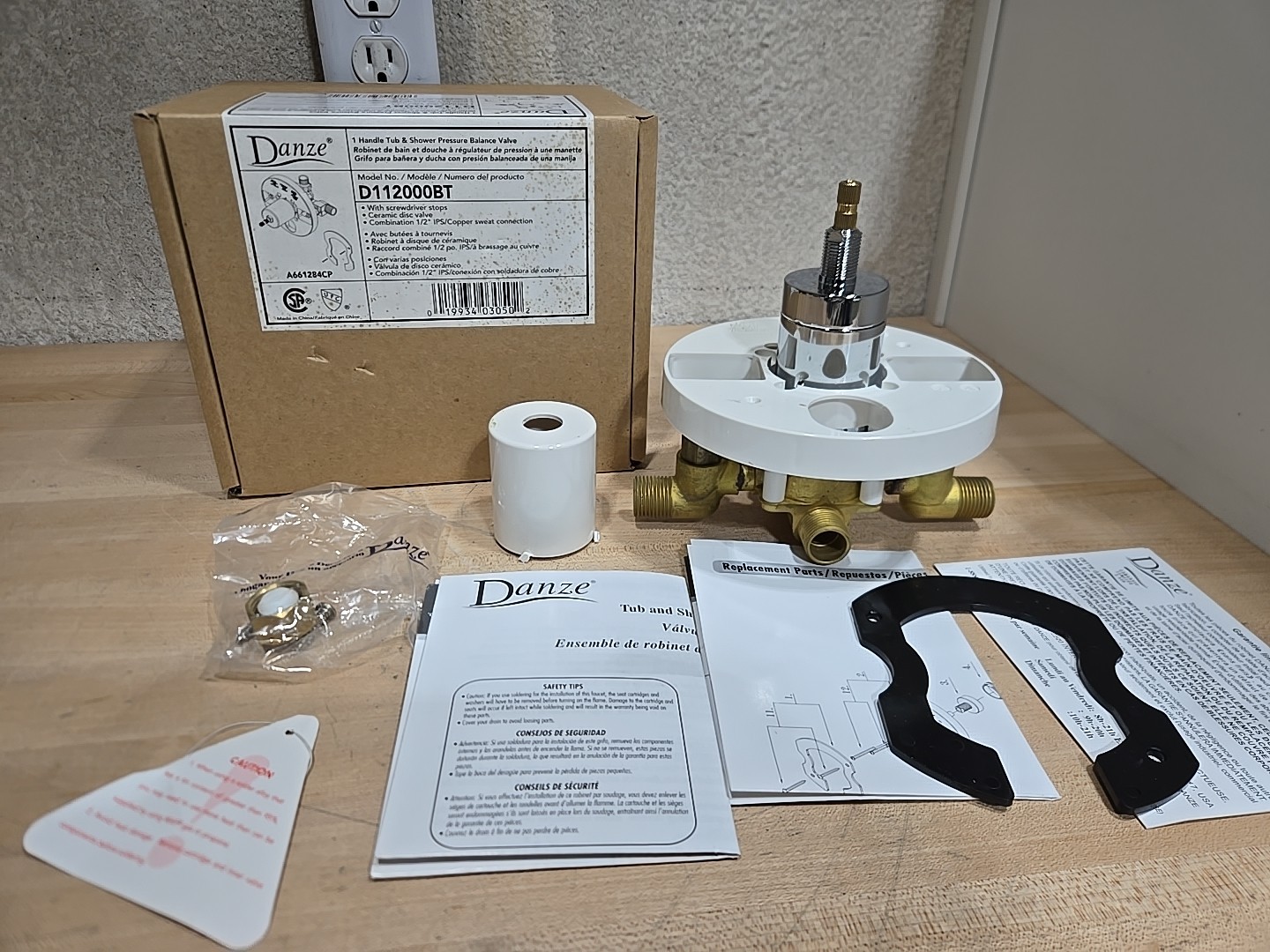 Danze D112000BT One Handle Tub & Shower Pressure Balance Valve 1/2″ Open Box*